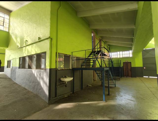 2,249M² WAREHOUSE FOR SALE IN PRETORIA CENTRAL